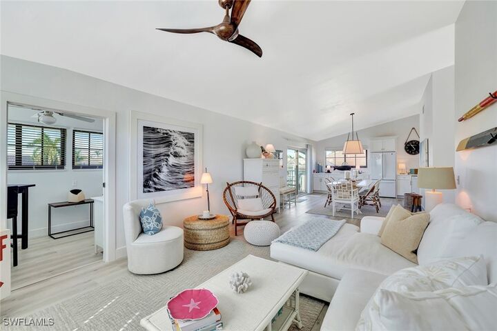 Property Photo: 390 Waterleaf Court FL 34145