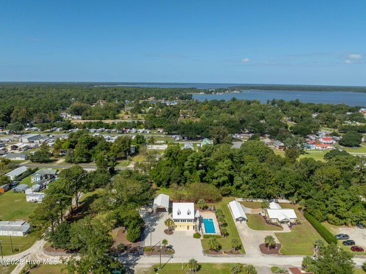 Property Photo:  112 Midland Lane  NC 28460 