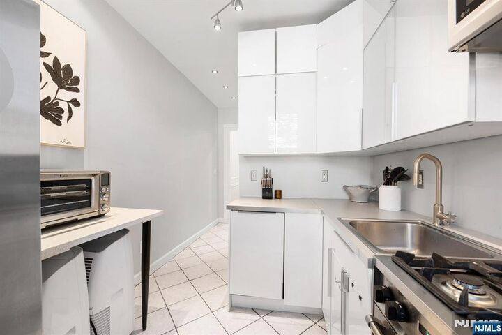 Property Photo:  1216 Washington Street 3S  NJ 07030 
