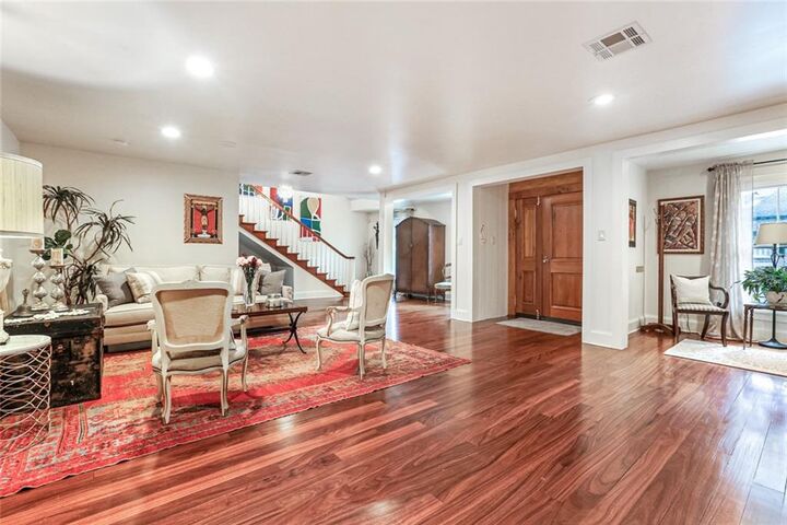 Property Photo: 516 Betz Place LA 70005