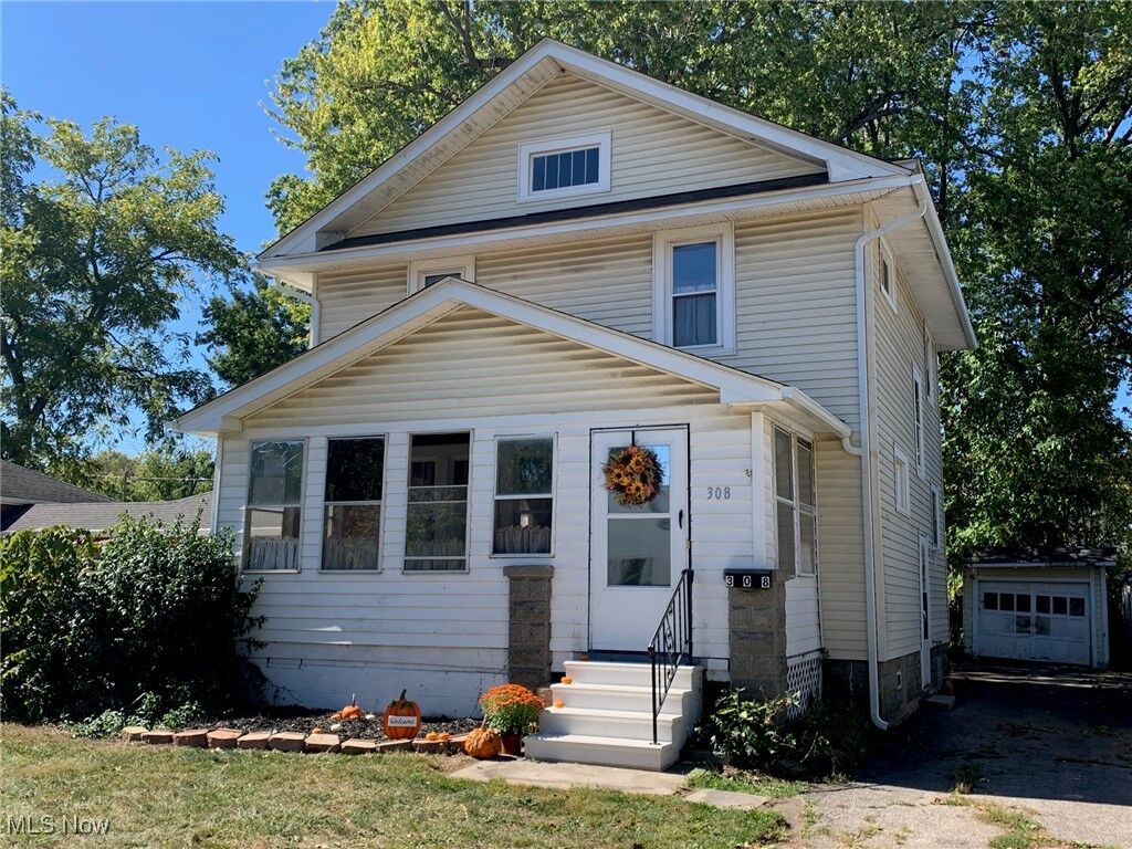 Property Photo: 308 Olive Street OH 44035