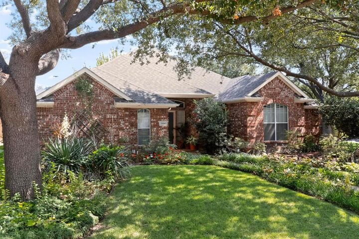 Property Photo: 5900 Sandhill Circle TX 75056