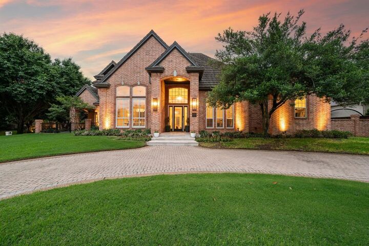 Property Photo: 4106 Buckingham Place TX 76034