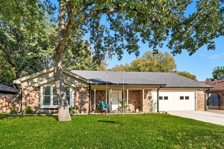 2908 Steve Drive  Hurst TX 76054 photo