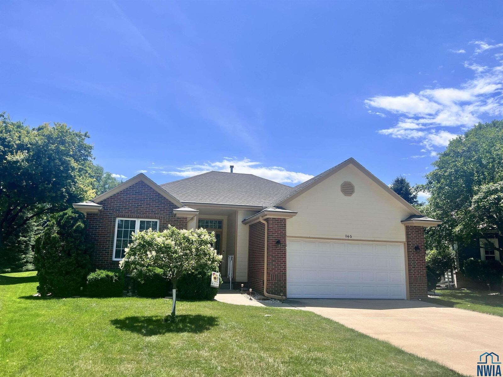 Property Photo:  165 Prairie Bend  SD 57049