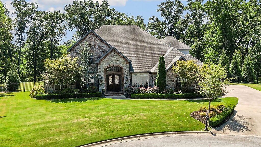 Property Photo: 1302 Royal Avenue AR 72719