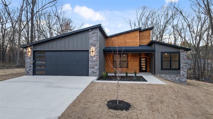 Property Photo: 13 Coylton Lane AR 72715