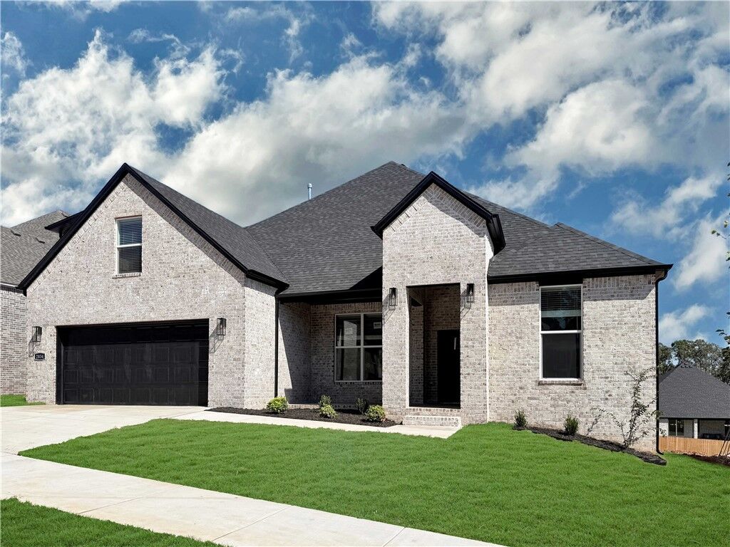 Property Photo: 2860 N Chapel Drive AR 72704