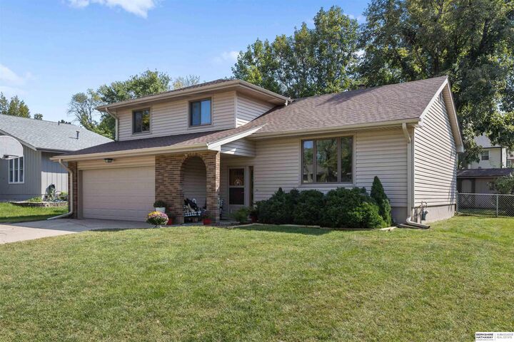 Property Photo:  809 Buckboard Boulevard  NE 68046 