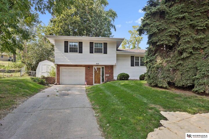 9119 Susan Circle  Omaha NE 68124 photo