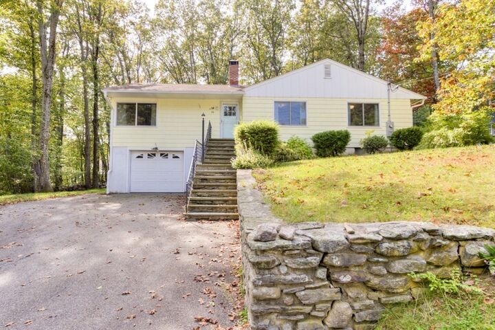 26 Avery Heights Drive  Holden MA 01520 photo