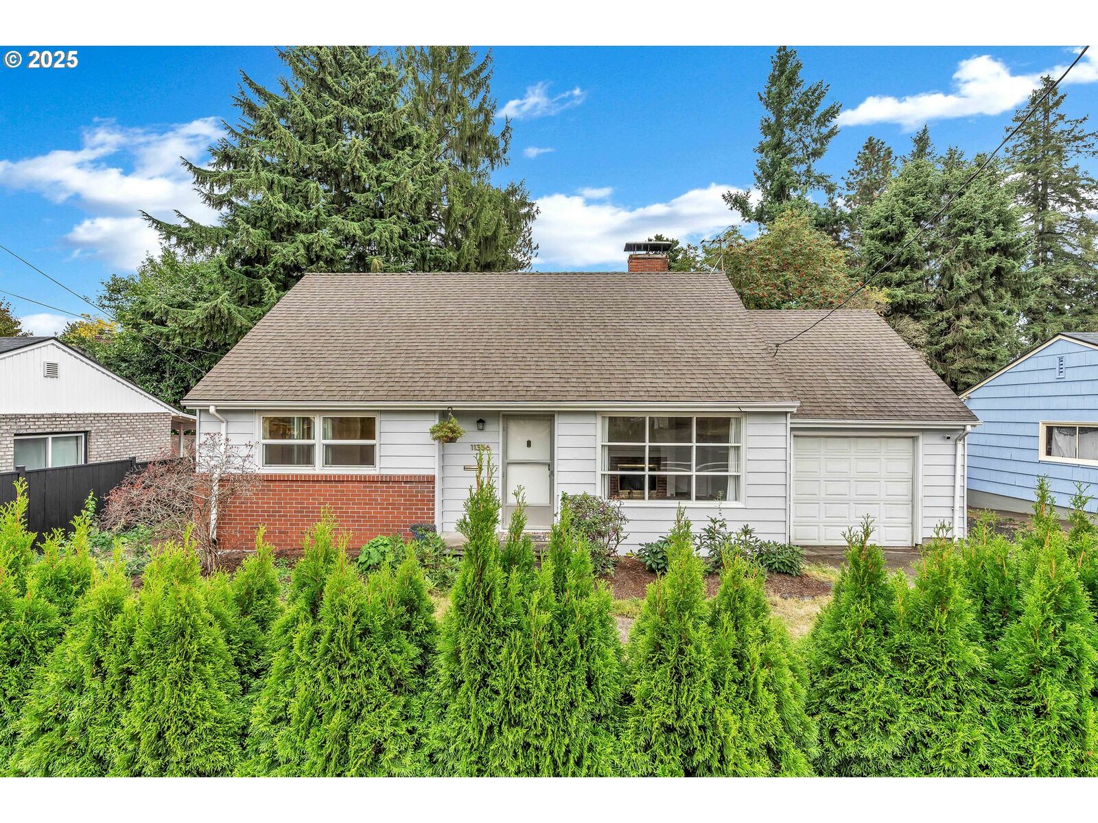 Property Photo:  11356 NE Glisan St  OR 97220 