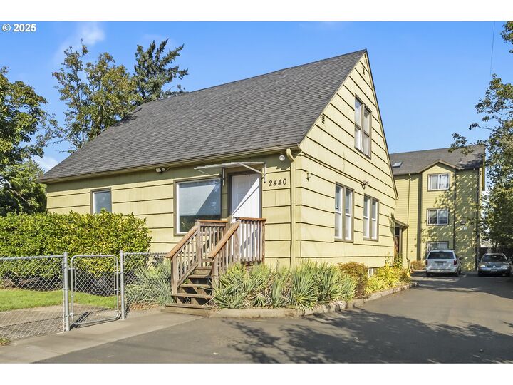 Property Photo:  2448 SE 117th Ave  OR 97216 