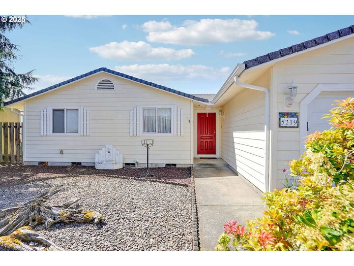 Property Photo: 5219 Lacey Ct N OR 97303