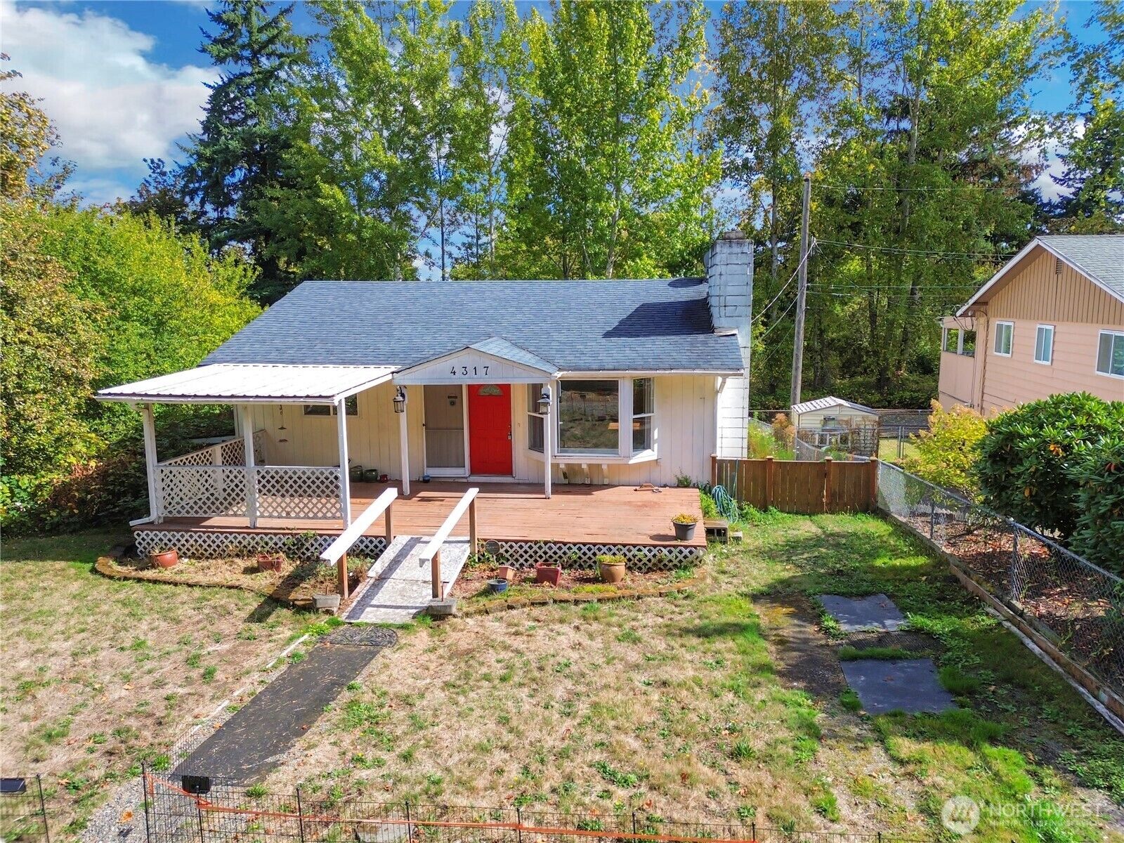 Property Photo:  4317 E Hill Street  WA 98404 