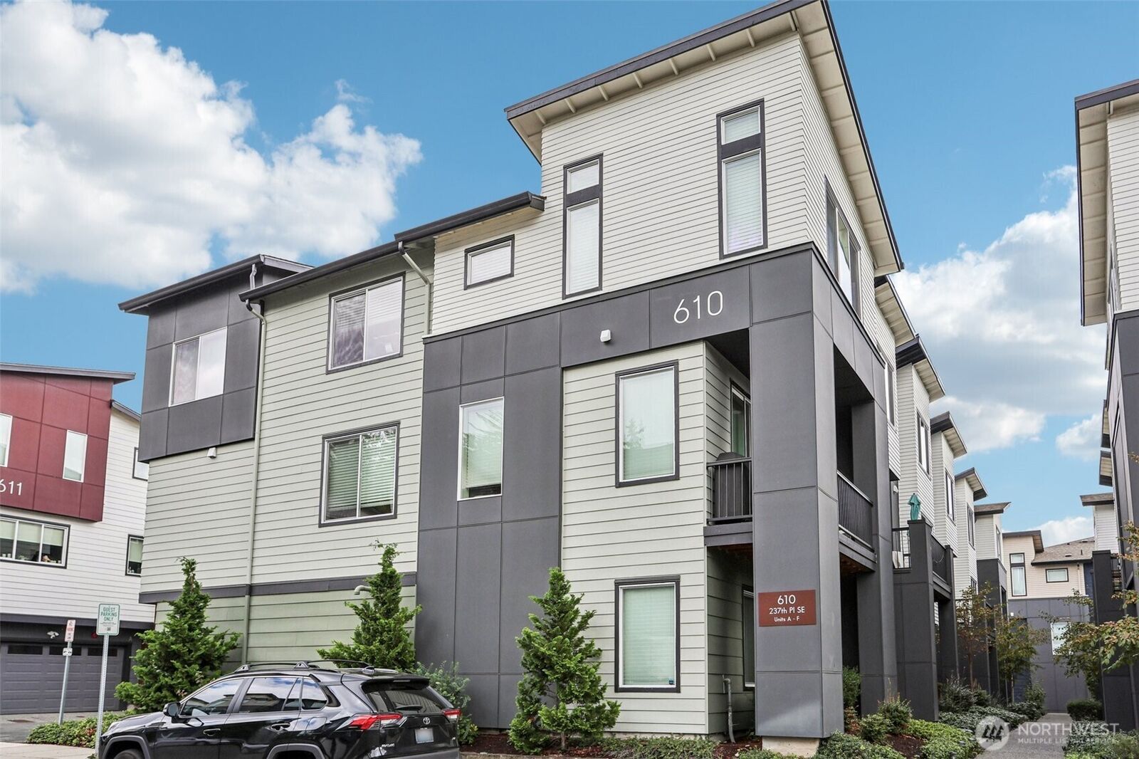 Property Photo:  610  237th Place SE B  WA 98021 