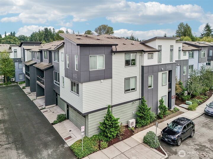 610  237th Place SE B  Bothell WA 98021 photo