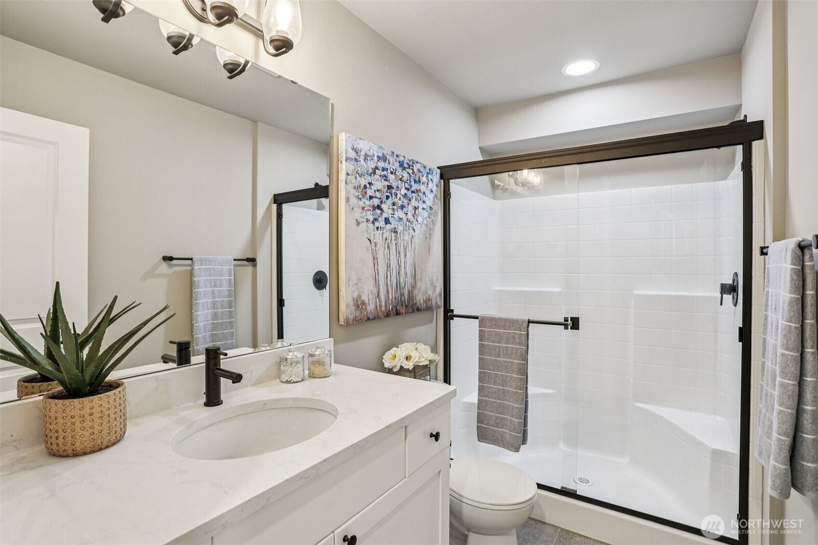 Property Photo: 610 237th Place SE B WA 98021
