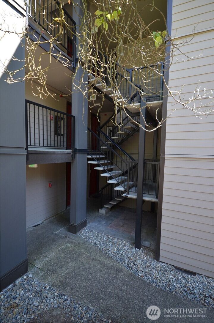 Property Photo:  9517 NE 180th Street B-103  WA 98001 