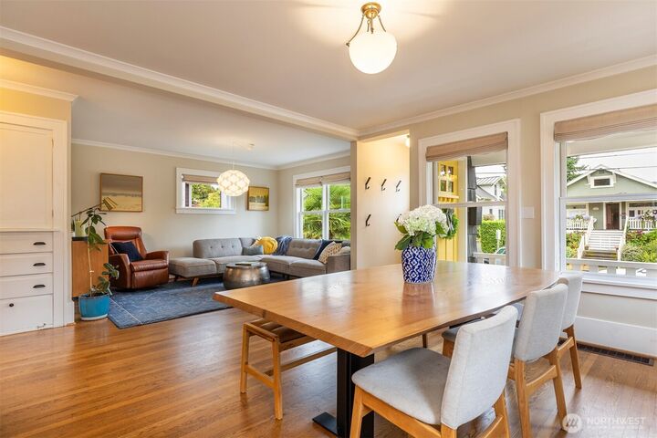 Property Photo:  102 NE 60th Street  WA 98115 
