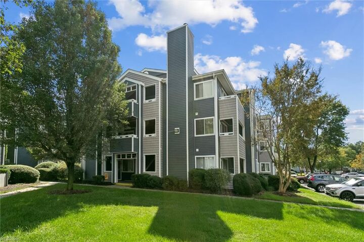 Property Photo: 332 Nantucket Pl VA 23606