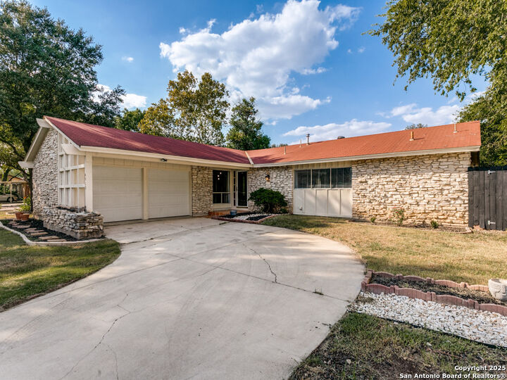 Property Photo: 4023 Barrington St TX 78217
