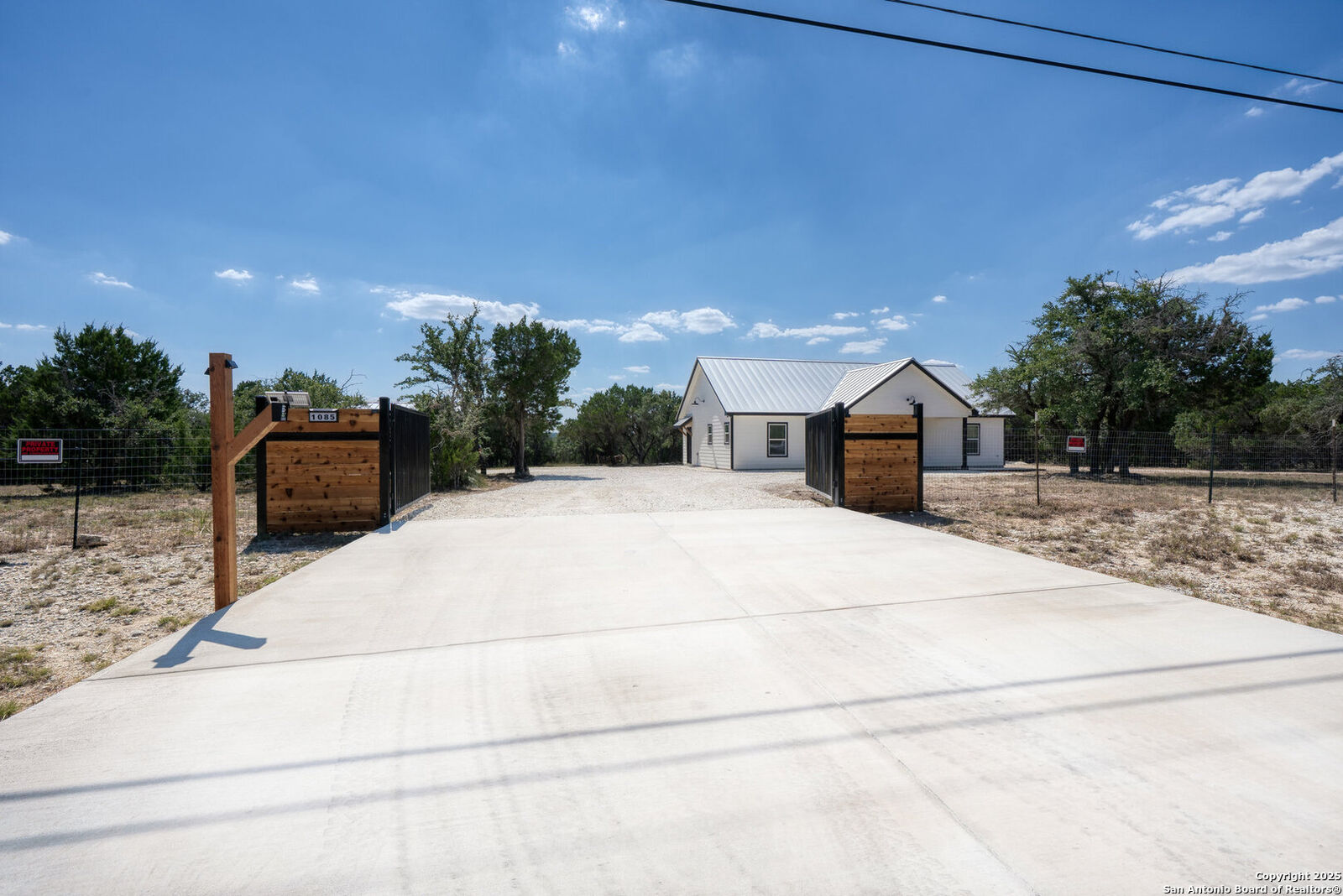 Property Photo: 1085 Lakeside Drive TX 78063