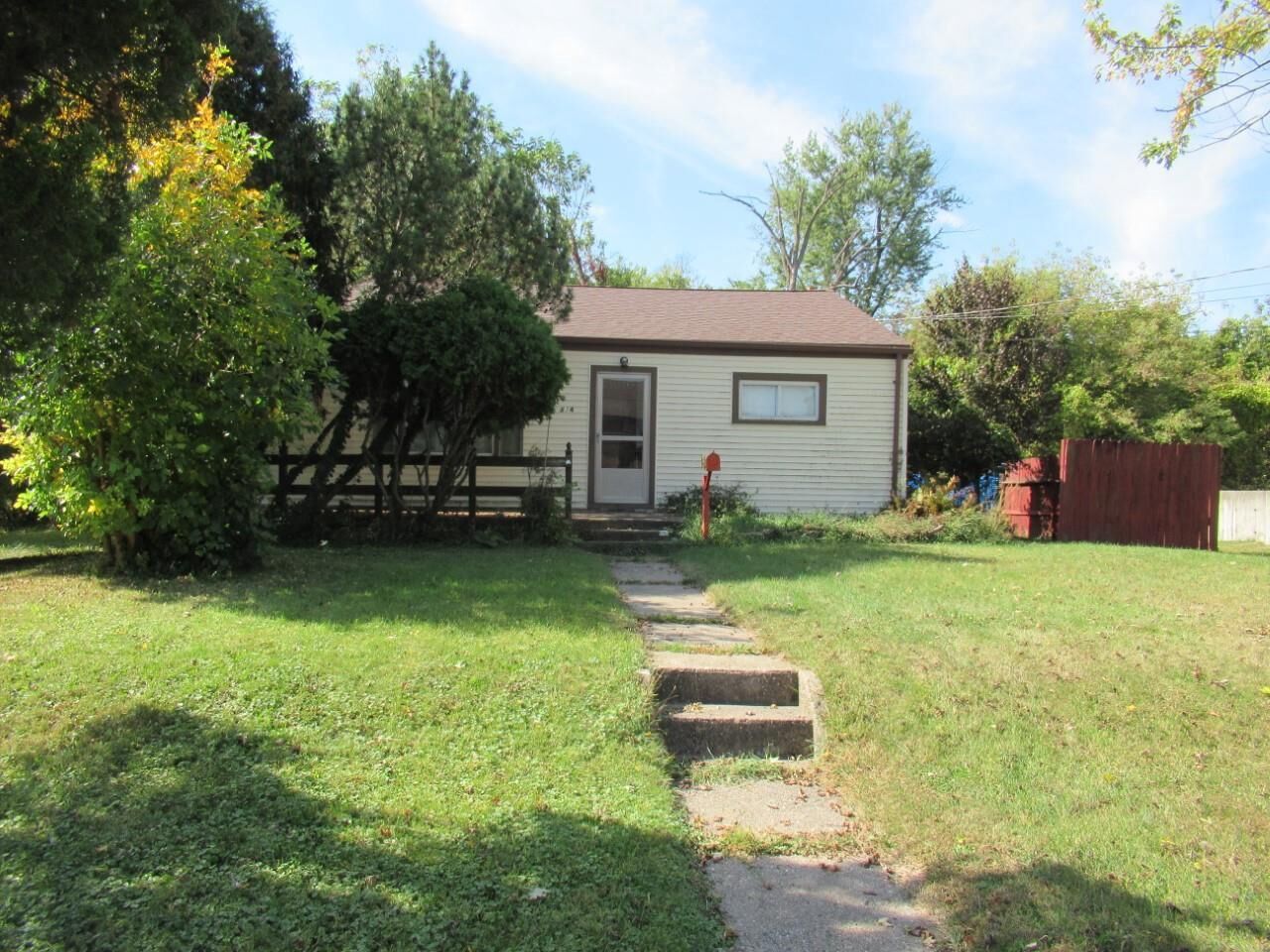 Property Photo: 834 Beloit Avenue WI 53545