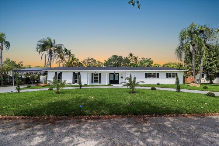 8523 SW 103rd St  Miami FL 33156 photo