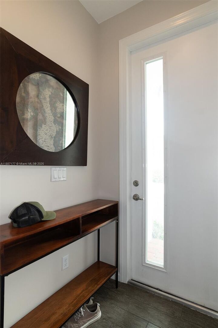 Property Photo:  2900 NE 12th Ter 14  FL 33334 