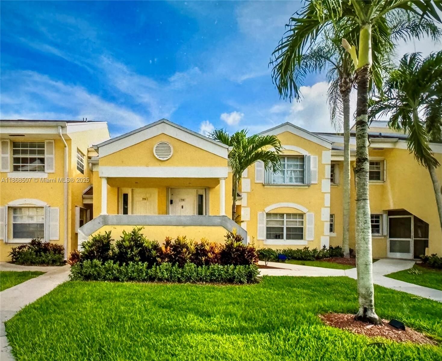 Property Photo:  2258 SE 27th Dr 203-E  FL 33035 