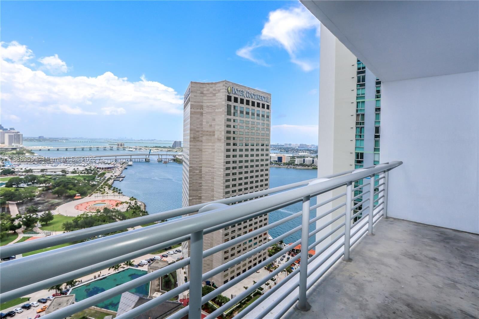 Property Photo:  325 S Biscayne Blvd 2820  FL 33131 