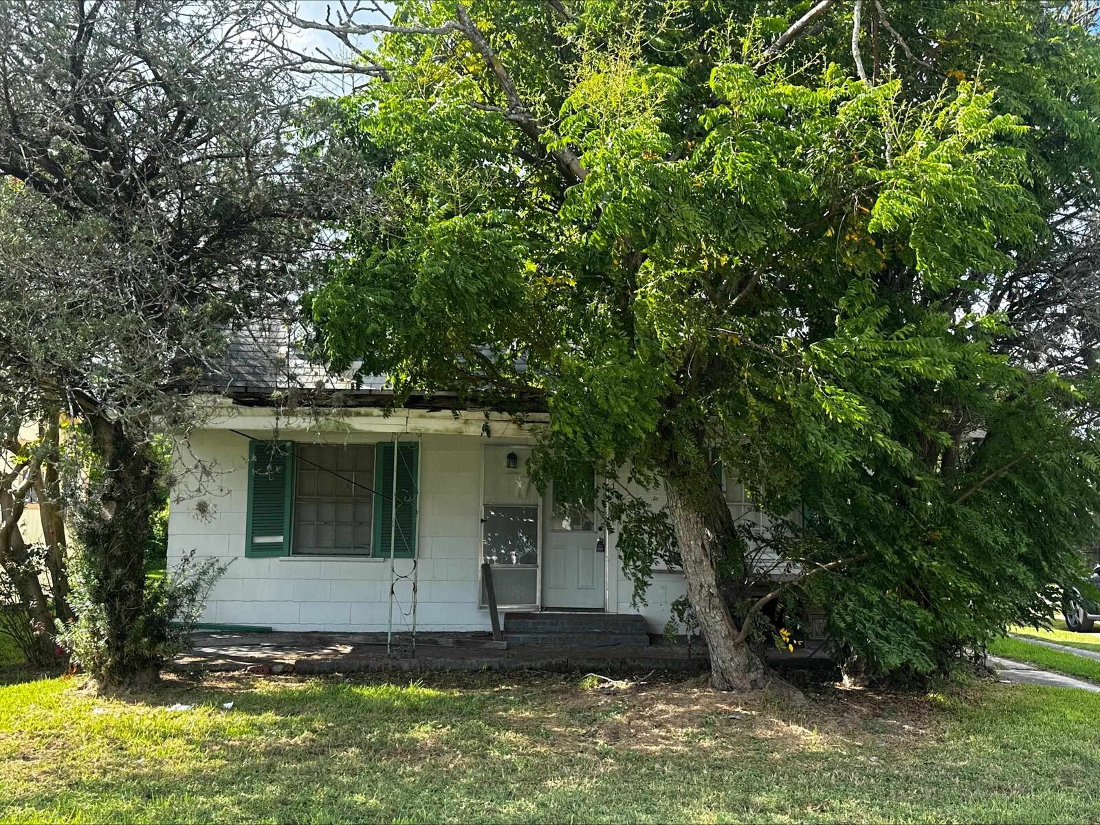 Property Photo:  3021 Thomas Blvd  TX 77642-0000 