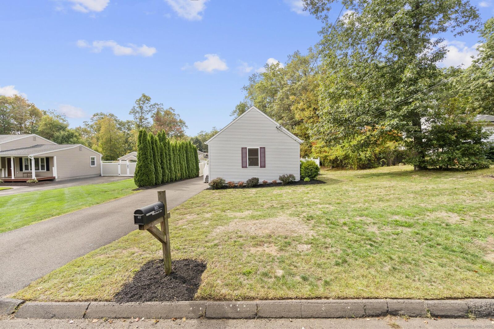 Property Photo:  40 Woodland Avenue  CT 06473 