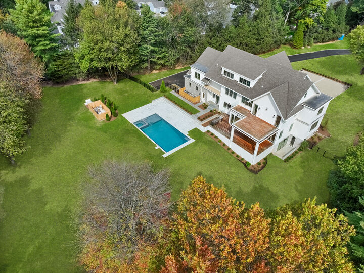 Property Photo:  7 Roshab Lane  CT 06880 