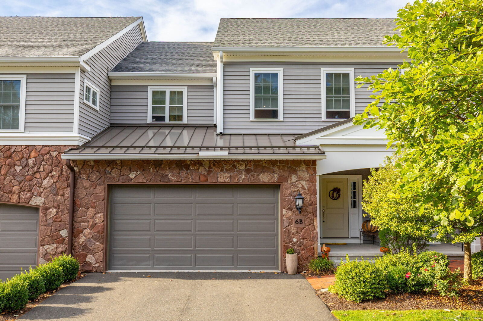 Property Photo:  6 Mill Pond Lane B  CT 06070 