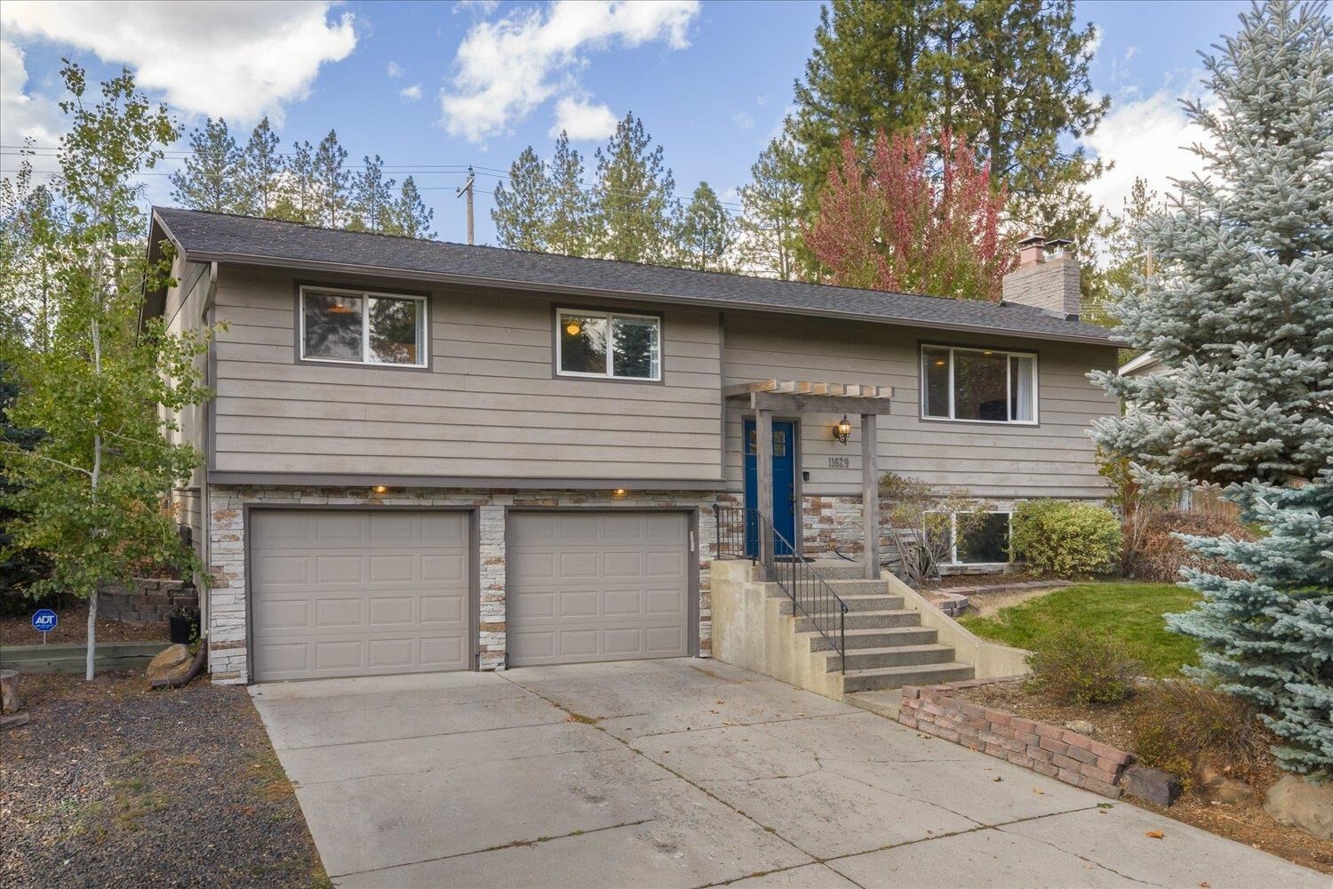 Property Photo: 11629 N Madison St WA 99218