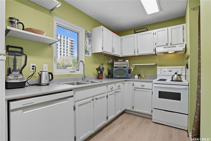 Property Photo: 423 4th Avenue N 304 SK S7K 2M4