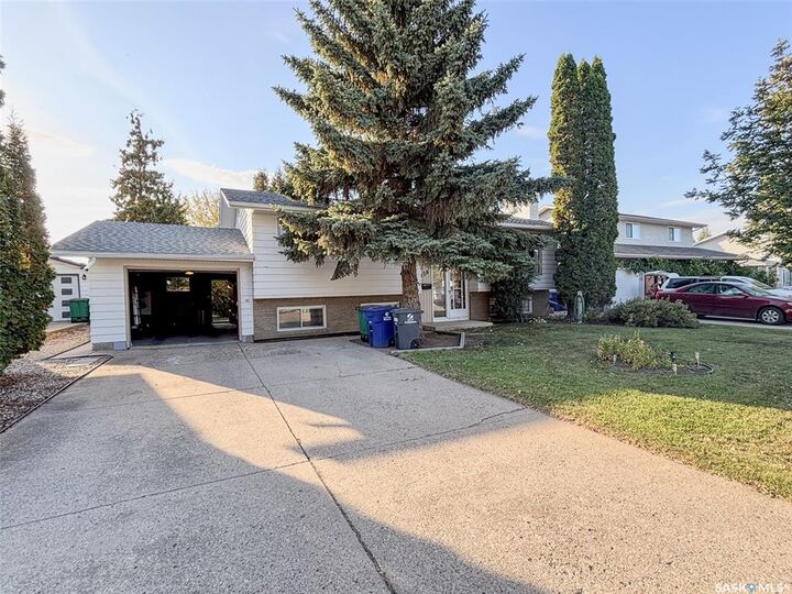 Property Photo:  158 Mount Allison Crescent  SK S7H 4A5 