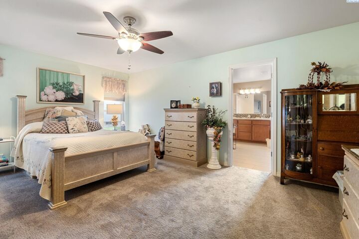 Property Photo:  3410 S Johnson St  WA 99337 
