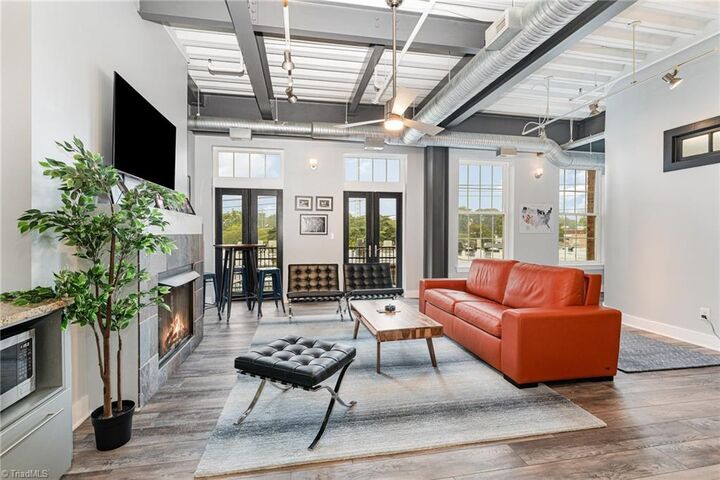 Property Photo:  411 S Marshall Street 206  NC 27101