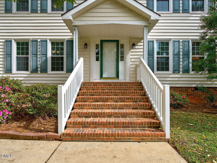 Property Photo:  1003 Sunny Brae Court  NC 27502 