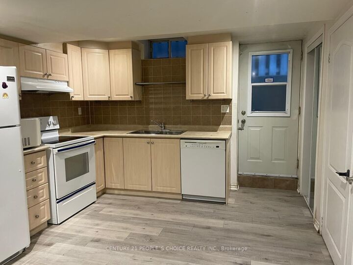 6993 Amour Terrace Bsmnt  Mississauga ON L5W 1G5 photo