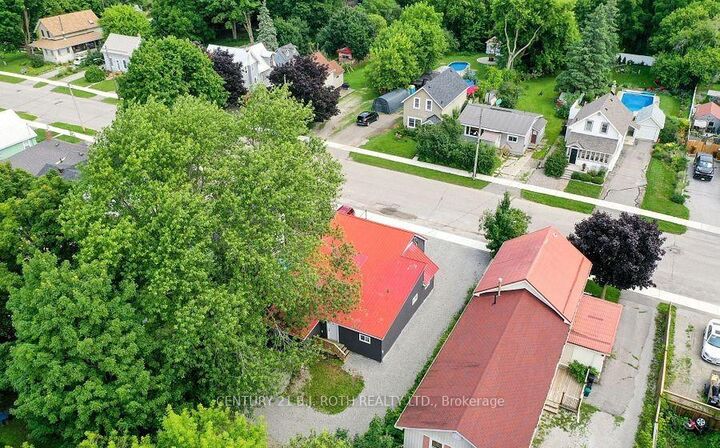 Photo de la propriété:  303 Moffat Street 1  ON L3V 4E9 
