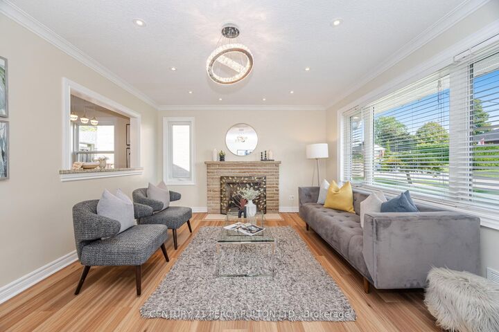 Photo de la propriété: 600 Ridgeway Avenue ON L1J 2W2