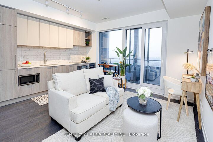 Property Photo: 2020 Bathurst Street 1810 ON M5P 0A6