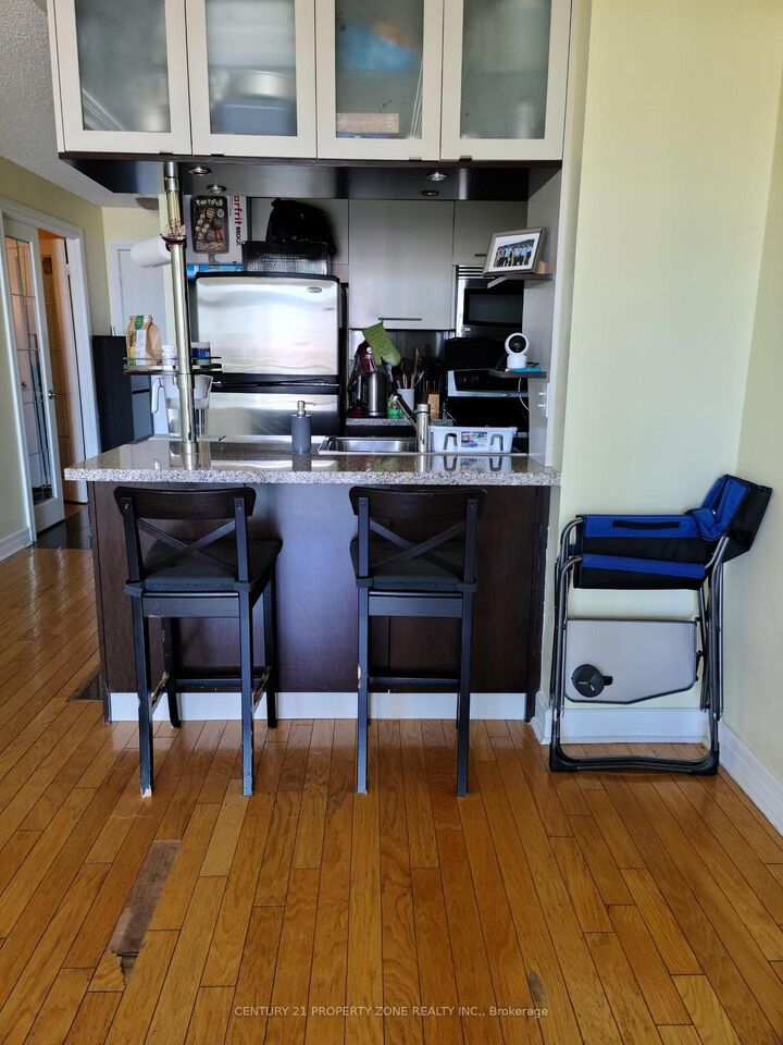 Property Photo:  16 Harrison Garden Boulevard  ON M2N 7J6 
