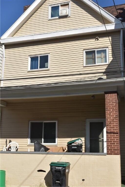 Property Photo: 214 11th St 1 PA 15215