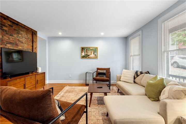 Property Photo:  1207 Linden Pl  PA 15212 