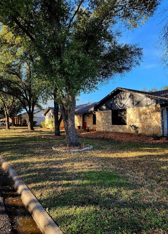 Property Photo: 2000 Donna Drive TX 76574